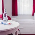 Schwalbenhof 3*