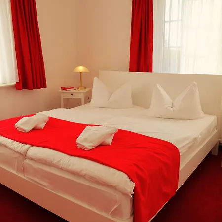 Schwalbenhof Penzion 4*