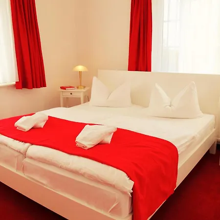 Schwalbenhof Penzion 3*
